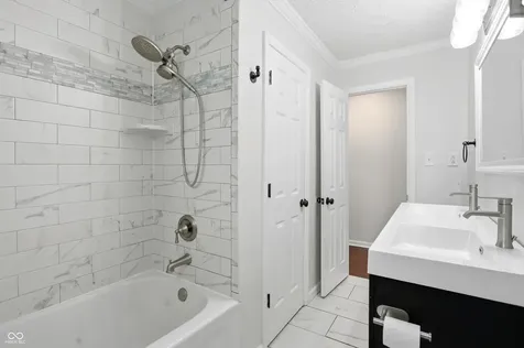 4625 Northeastern Avenue Indianapolis IN 46239