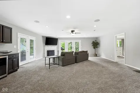 6623 E 10th Street Indianapolis IN 46219