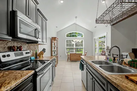 1611 Summerwood Greenfield IN 46140
