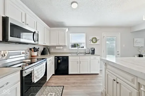 10167 Holly Berry Circle Fishers IN 46038