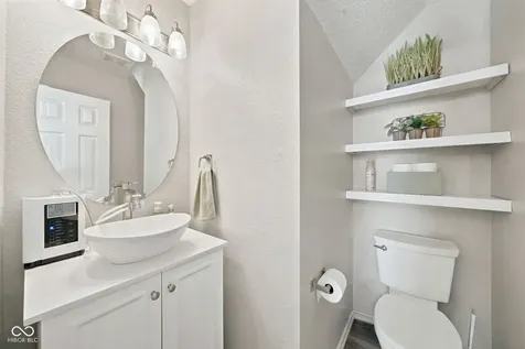 10167 Holly Berry Circle Fishers IN 46038