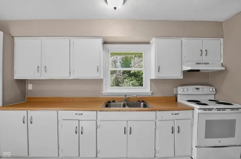 4916 E 39th Street Indianapolis IN 46226