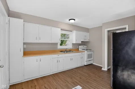 4916 E 39th Street Indianapolis IN 46226