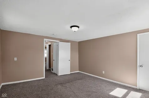 4916 E 39th Street Indianapolis IN 46226