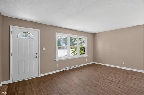 4916 E 39th Street Indianapolis IN 46226