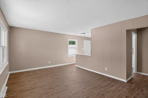 4916 E 39th Street Indianapolis IN 46226