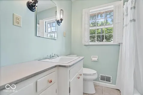 2746 Baur Drive Indianapolis IN 46220