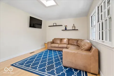 2746 Baur Drive Indianapolis IN 46220