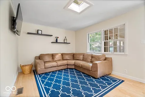 2746 Baur Drive Indianapolis IN 46220