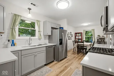 1043 Briarwood Drive Brownsburg IN 46112