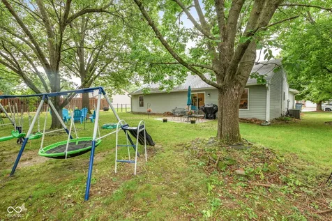 1043 Briarwood Drive Brownsburg IN 46112