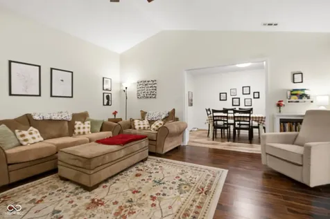 1043 Briarwood Drive Brownsburg IN 46112