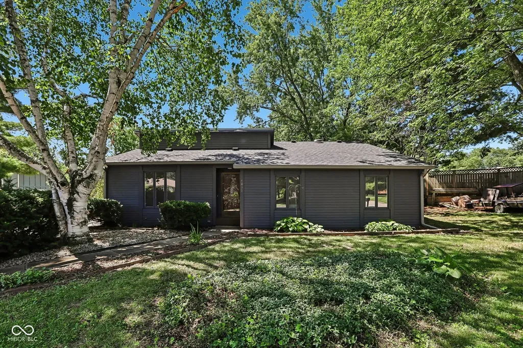 4037 Hillendale Drive Greenwood IN 46142