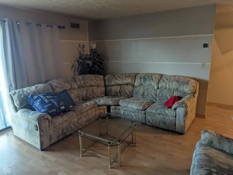 4371 W Village Parkway W Indianapolis IN 46254