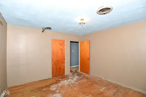 5515 Woodside Drive Indianapolis IN 46228
