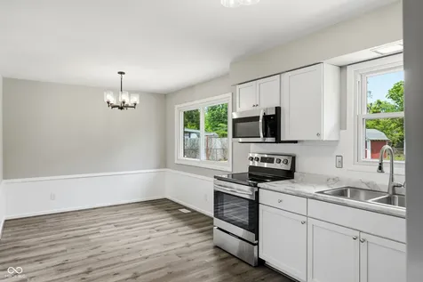 10628 E County Road 100 S Indianapolis IN 46231