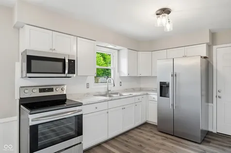 10628 E County Road 100 S Indianapolis IN 46231
