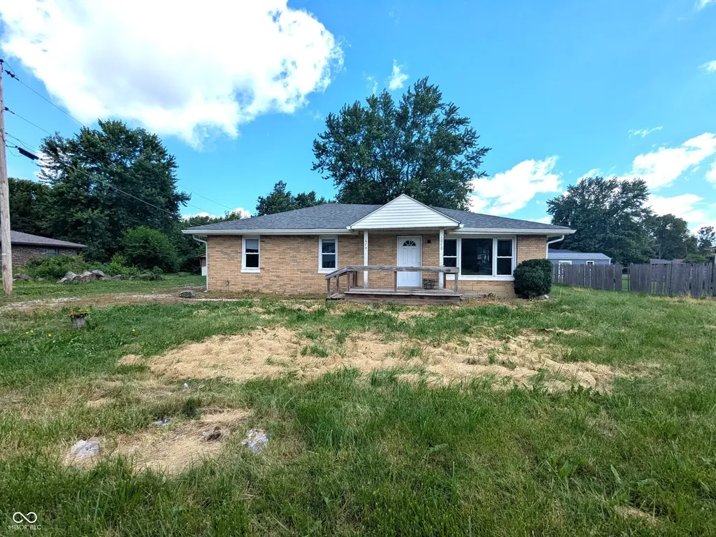 674 W 300 N Anderson IN 46011