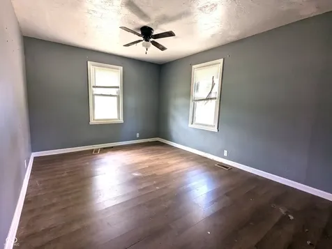 674 W 300 N Anderson IN 46011