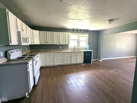 674 W 300 N Anderson IN 46011
