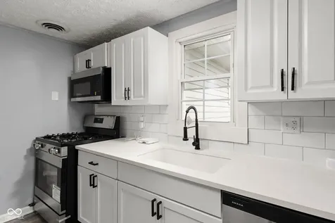 2207 Albany Street Indianapolis IN 46203