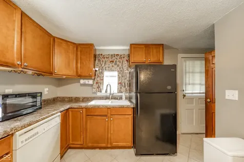 1614 S Luick Avenue Muncie IN 47302