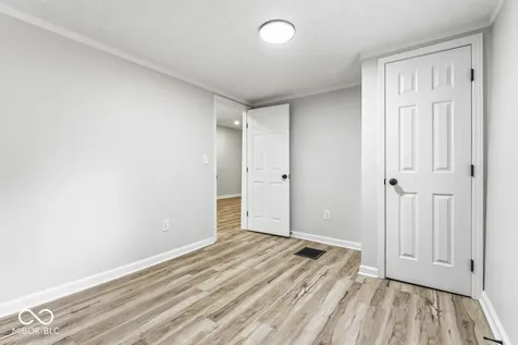 5547 W Southport Road Indianapolis IN 46221