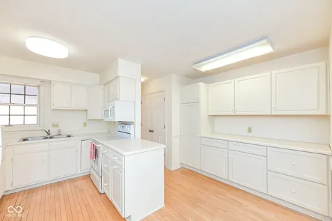 5225 Whisperwood Lane Indianapolis IN 46226