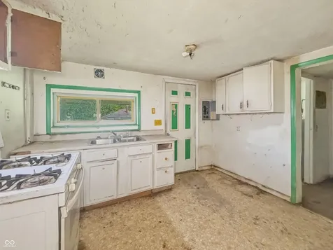 3317 S Lyons Avenue Indianapolis IN 46221