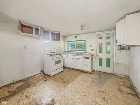3317 S Lyons Avenue Indianapolis IN 46221