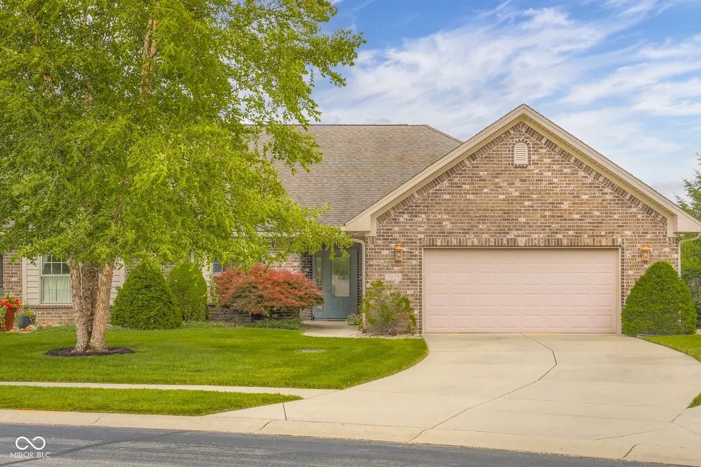 5029 Anna Maria Drive Columbus IN 47203