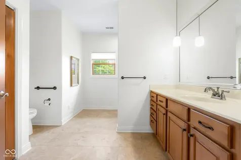 5029 Anna Maria Drive Columbus IN 47203