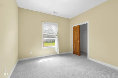 5029 Anna Maria Drive Columbus IN 47203
