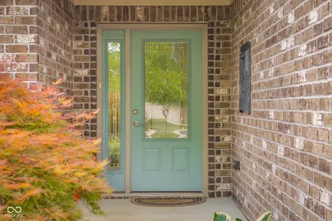 5029 Anna Maria Drive Columbus IN 47203