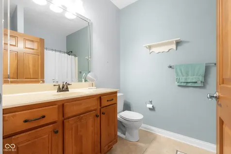 5029 Anna Maria Drive Columbus IN 47203