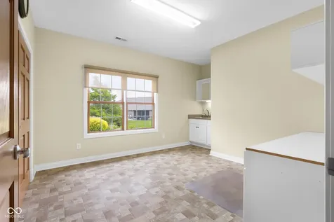 5029 Anna Maria Drive Columbus IN 47203