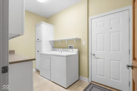 5029 Anna Maria Drive Columbus IN 47203