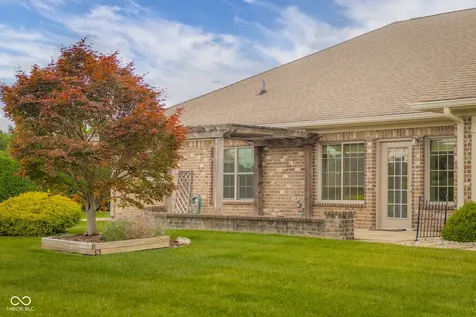 5029 Anna Maria Drive Columbus IN 47203