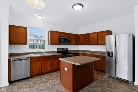 4818 Ladywood Bluff Indianapolis IN 46226