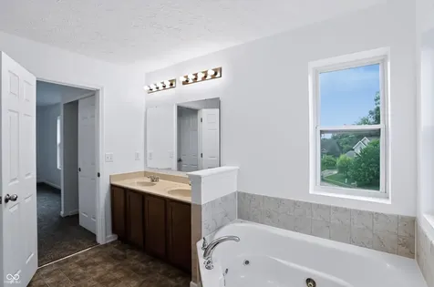 4818 Ladywood Bluff Indianapolis IN 46226