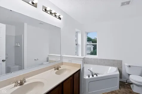 4818 Ladywood Bluff Indianapolis IN 46226