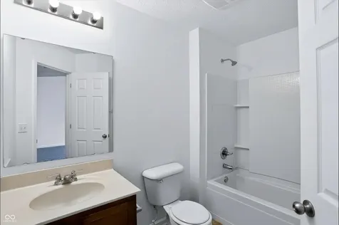4818 Ladywood Bluff Indianapolis IN 46226
