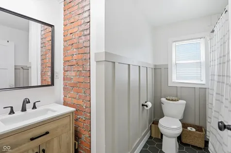 306 N 16th Avenue Beech Grove IN 46107