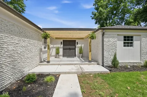 5225 Leone Place Indianapolis IN 46226