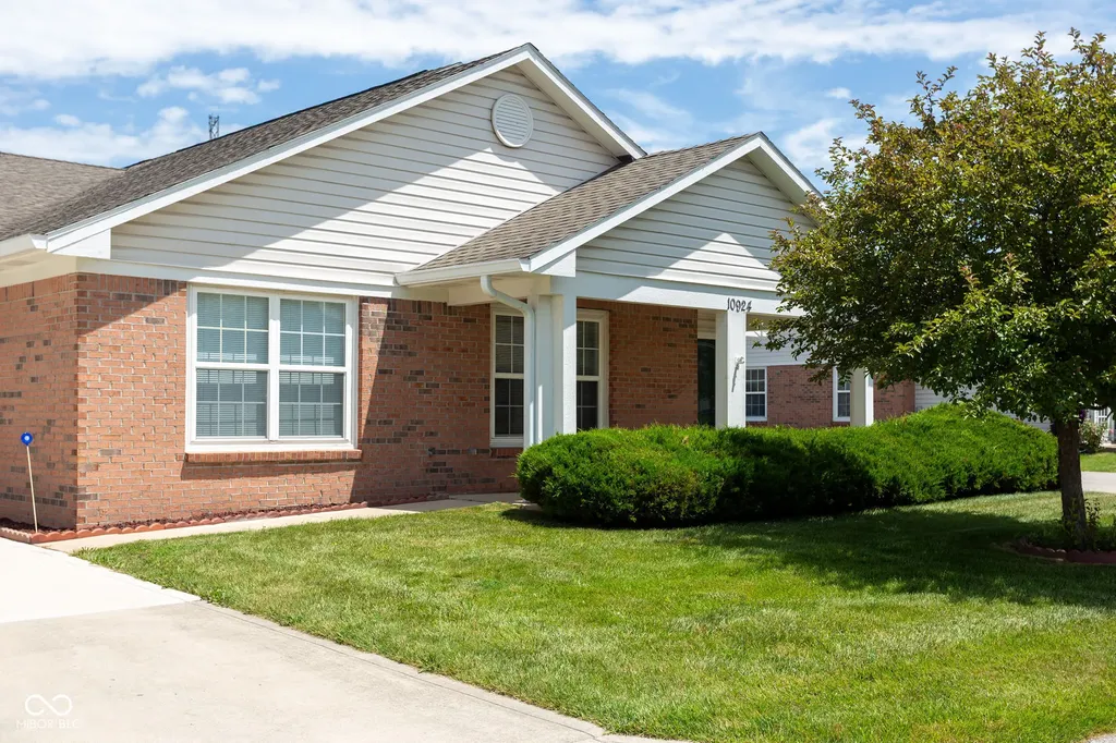 10924 St Petersburg Way Indianapolis IN 46229