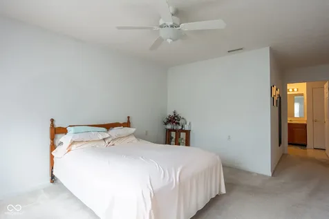 10924 St Petersburg Way Indianapolis IN 46229