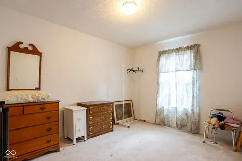 10924 St Petersburg Way Indianapolis IN 46229