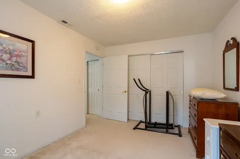 10924 St Petersburg Way Indianapolis IN 46229