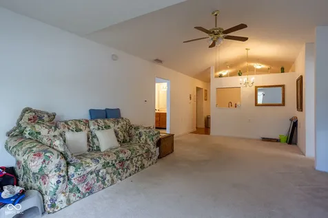 10924 St Petersburg Way Indianapolis IN 46229