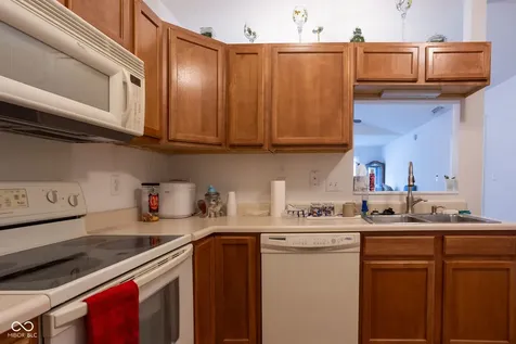 10924 St Petersburg Way Indianapolis IN 46229